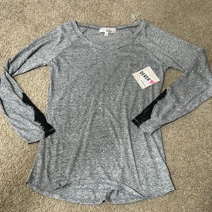 Derek Heart gray long sleeve top with black lace detail on sleeve size Large